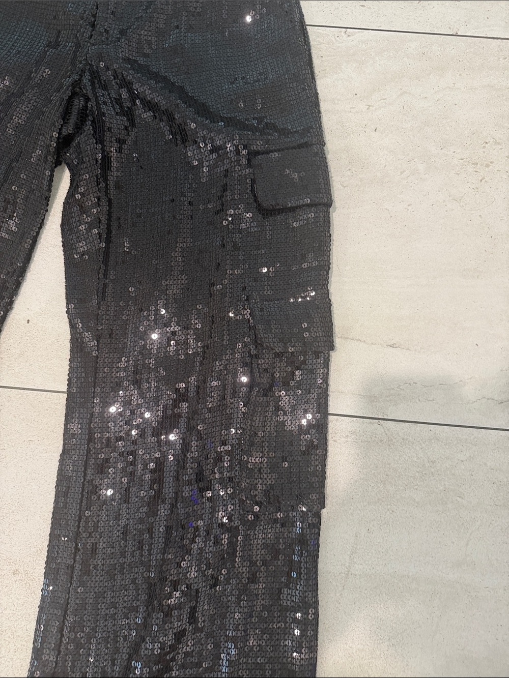Alice + Olivia Black Sequin Cargo Wide-Leg Pants - Picture 2 of 6